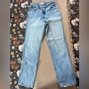 A&F 90s Ultra High Rise Straight Jean